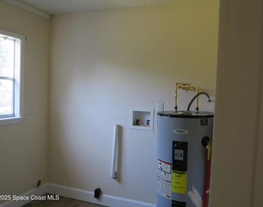 1690 Elizabeth Avenue - Photo Thumbnail 14