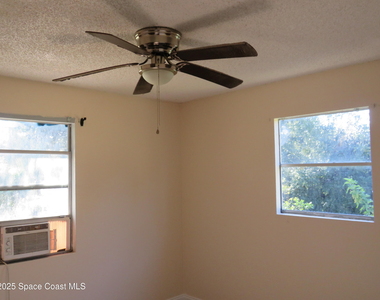 1690 Elizabeth Avenue - Photo Thumbnail 21