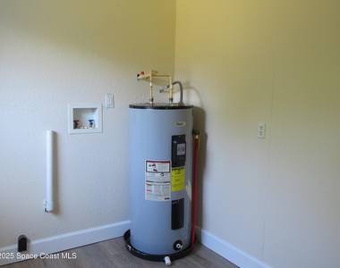 1690 Elizabeth Avenue - Photo Thumbnail 15