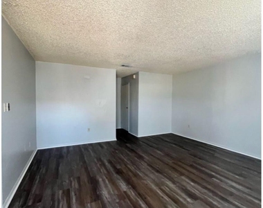 1415 W Norris Street - Photo Thumbnail 13
