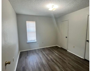 1415 W Norris Street - Photo Thumbnail 8