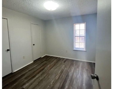 1415 W Norris Street - Photo Thumbnail 9