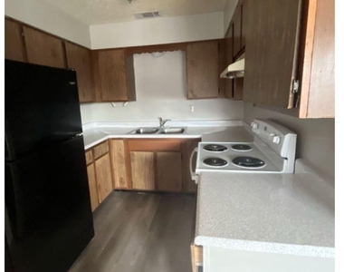 1415 W Norris Street - Photo Thumbnail 4