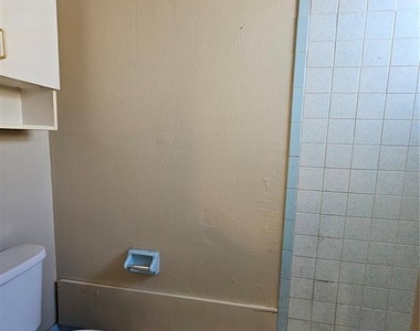 6324 Lomand Avenue - Photo Thumbnail 12
