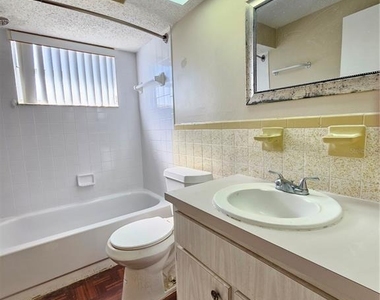 6324 Lomand Avenue - Photo Thumbnail 5