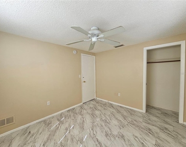 6324 Lomand Avenue - Photo Thumbnail 7