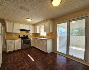 6324 Lomand Avenue - Photo Thumbnail 3