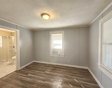 503 Longfellow Boulevard - Photo Thumbnail 6