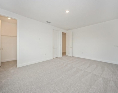 16029 Volterra Point - Photo Thumbnail 31
