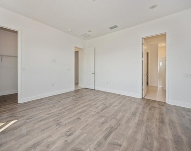 16029 Volterra Point - Photo Thumbnail 14