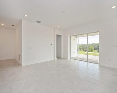 16029 Volterra Point - Photo Thumbnail 9