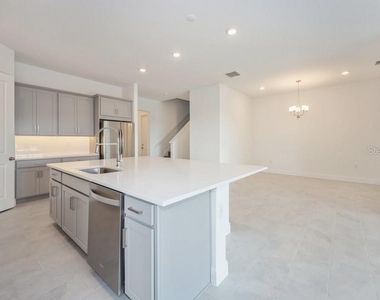 16029 Volterra Point - Photo Thumbnail 6