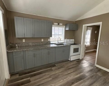 1587 Scranton Avenue - Photo Thumbnail 4