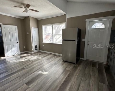1587 Scranton Avenue - Photo Thumbnail 10