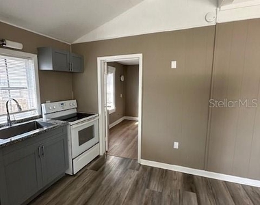 1587 Scranton Avenue - Photo Thumbnail 5