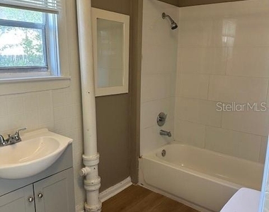1587 Scranton Avenue - Photo Thumbnail 12