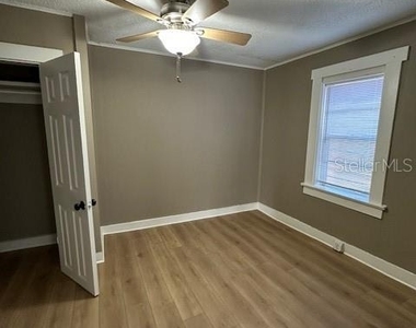 1587 Scranton Avenue - Photo Thumbnail 14