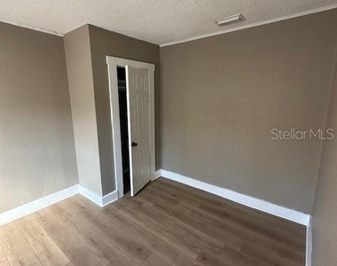 1587 Scranton Avenue - Photo Thumbnail 7