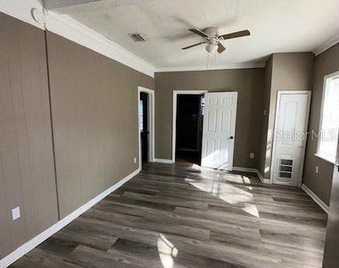 1587 Scranton Avenue - Photo Thumbnail 9