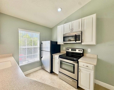 14541 Cotswolds Drive - Photo Thumbnail 10
