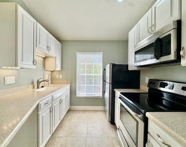 14541 Cotswolds Drive - Photo Thumbnail 9