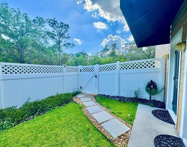 14541 Cotswolds Drive - Photo Thumbnail 5