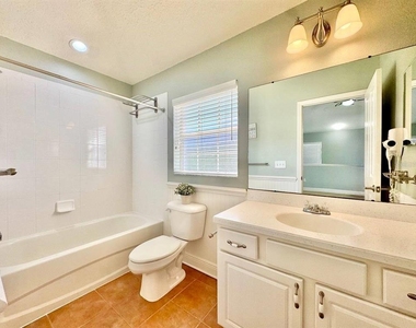 14541 Cotswolds Drive - Photo Thumbnail 12