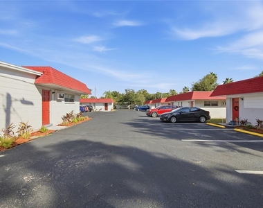 11733 N 12th Street - Photo Thumbnail 11