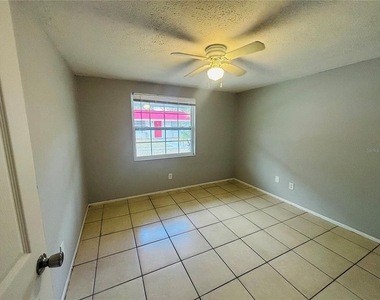 11733 N 12th Street - Photo Thumbnail 4