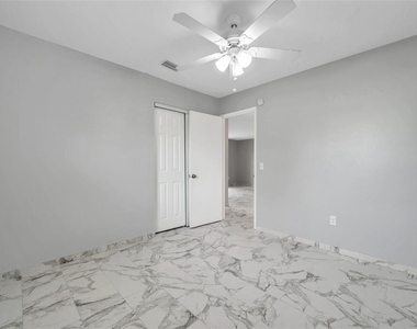 3230 51st Street N - Photo Thumbnail 24