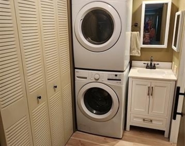 775 Royal Palm Circle - Photo Thumbnail 10
