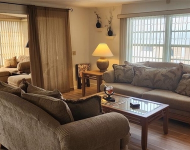 775 Royal Palm Circle - Photo Thumbnail 16
