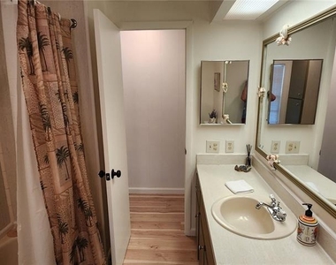 775 Royal Palm Circle - Photo Thumbnail 8
