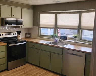 775 Royal Palm Circle - Photo Thumbnail 5
