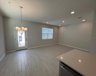 342 Lady Palm Street - Photo Thumbnail 5