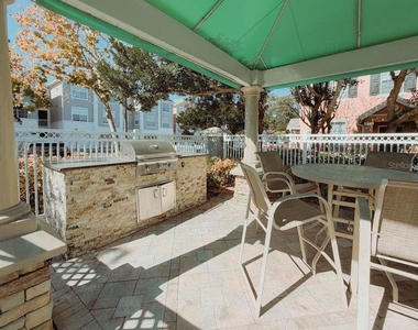 12843 Madison Pointe Circle - Photo Thumbnail 24