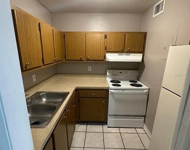 1830 Maravilla Avenue - Photo Thumbnail 32