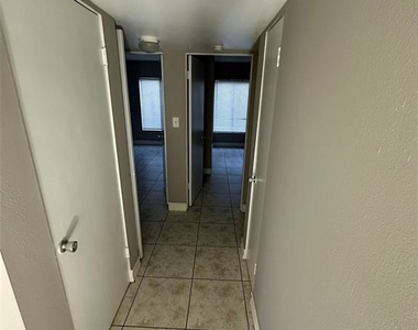 1830 Maravilla Avenue - Photo Thumbnail 31