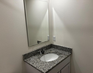 520 Zinfandel Drive - Photo Thumbnail 32