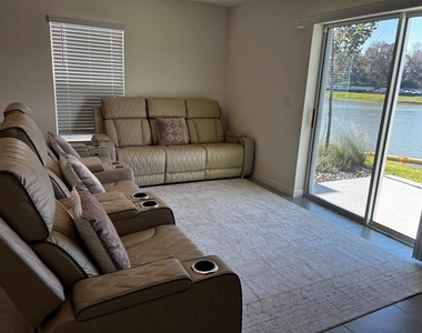 520 Zinfandel Drive - Photo Thumbnail 3