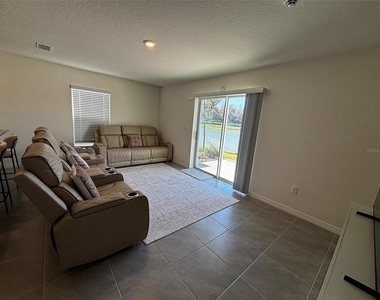 520 Zinfandel Drive - Photo Thumbnail 4