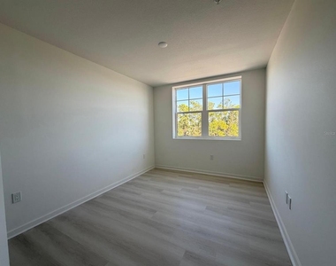 5587 Millenia Park Boulevard - Photo Thumbnail 9