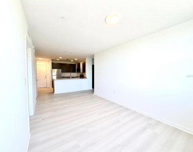 5587 Millenia Park Boulevard - Photo Thumbnail 6