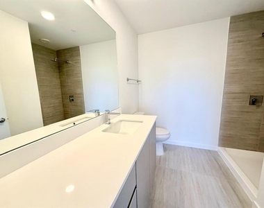 5587 Millenia Park Boulevard - Photo Thumbnail 8