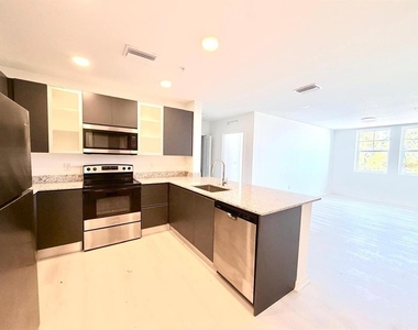 5587 Millenia Park Boulevard - Photo Thumbnail 5