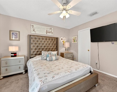 1300 Woodman Way - Photo Thumbnail 6