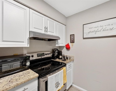 1300 Woodman Way - Photo Thumbnail 15