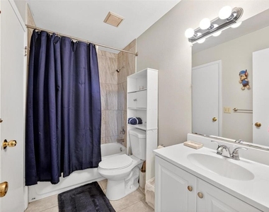1300 Woodman Way - Photo Thumbnail 7