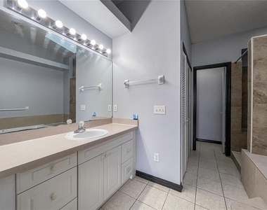 402 Orchid Drive - Photo Thumbnail 9