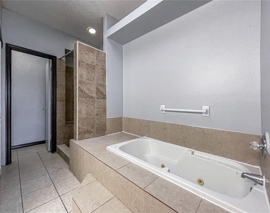 402 Orchid Drive - Photo Thumbnail 10